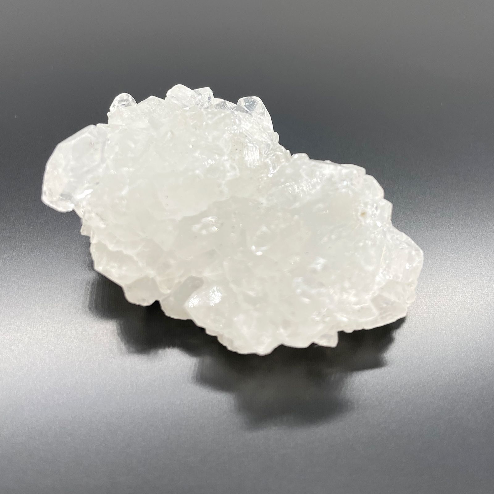 White Apophyllite Clusters 20-30mm - Image 4