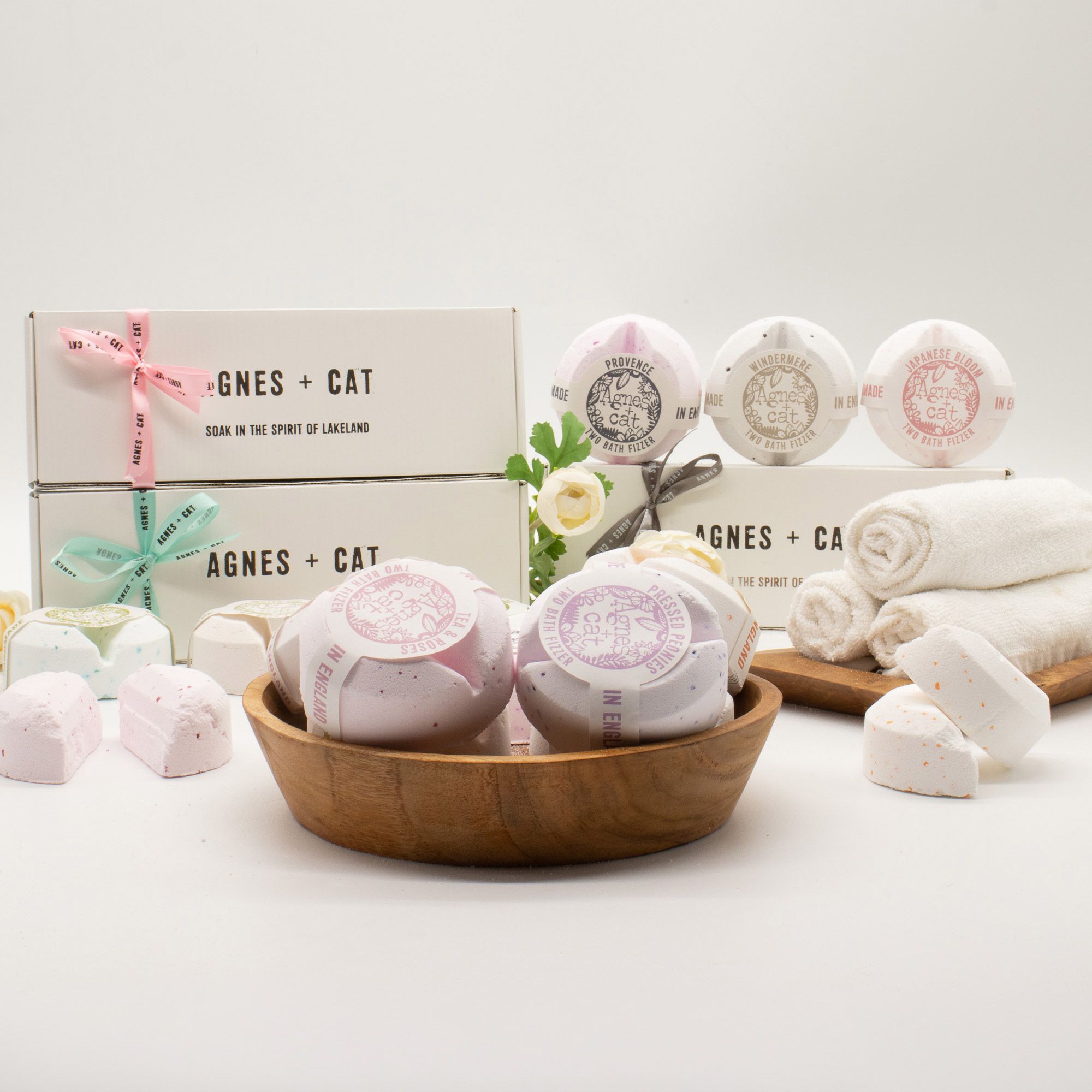Agnes + Cat Berry & Fig Bath Fizzer Gift Set - Image 8