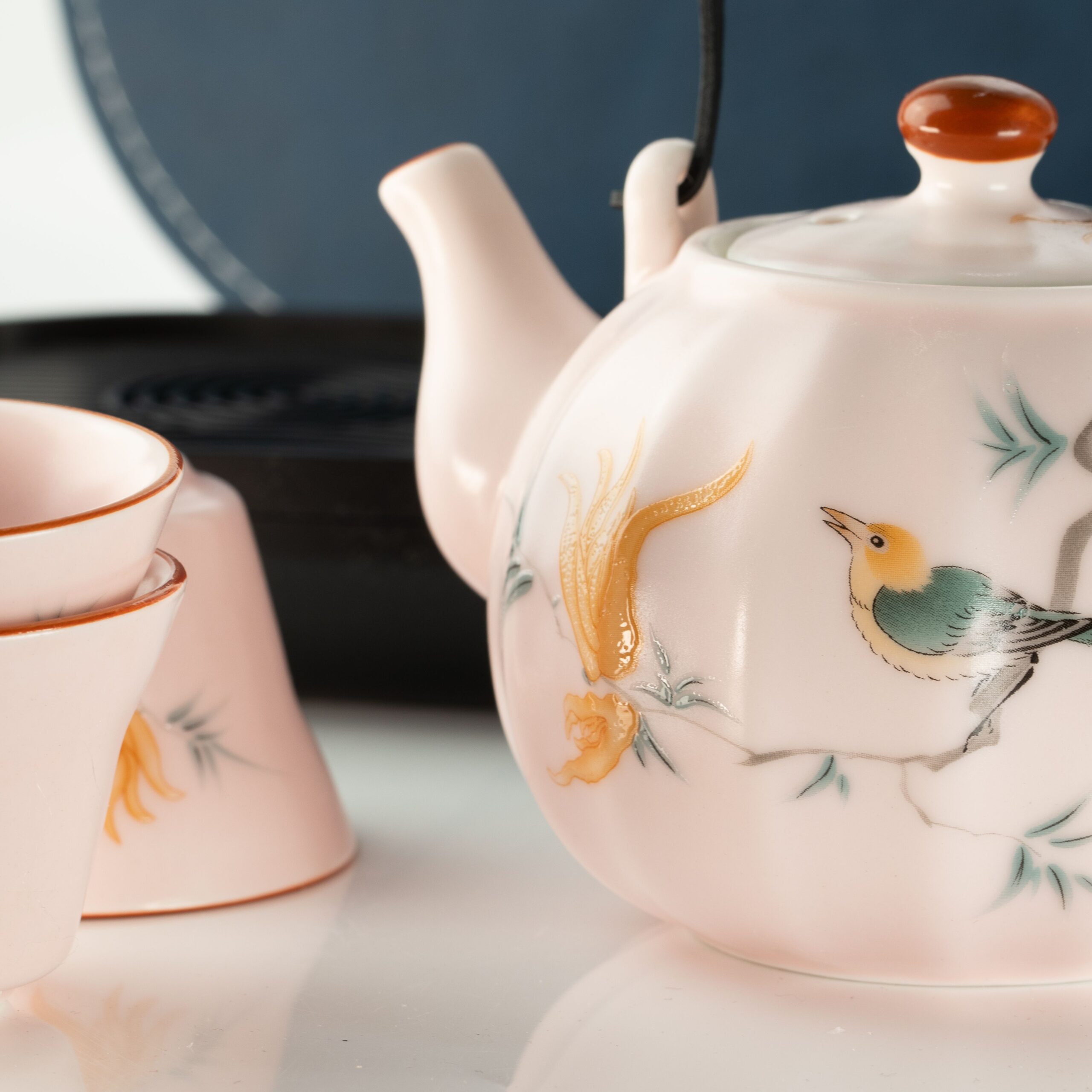 Travel Teapot Set & Four Cups - Pink Vintage Pumpkin Style - Image 4